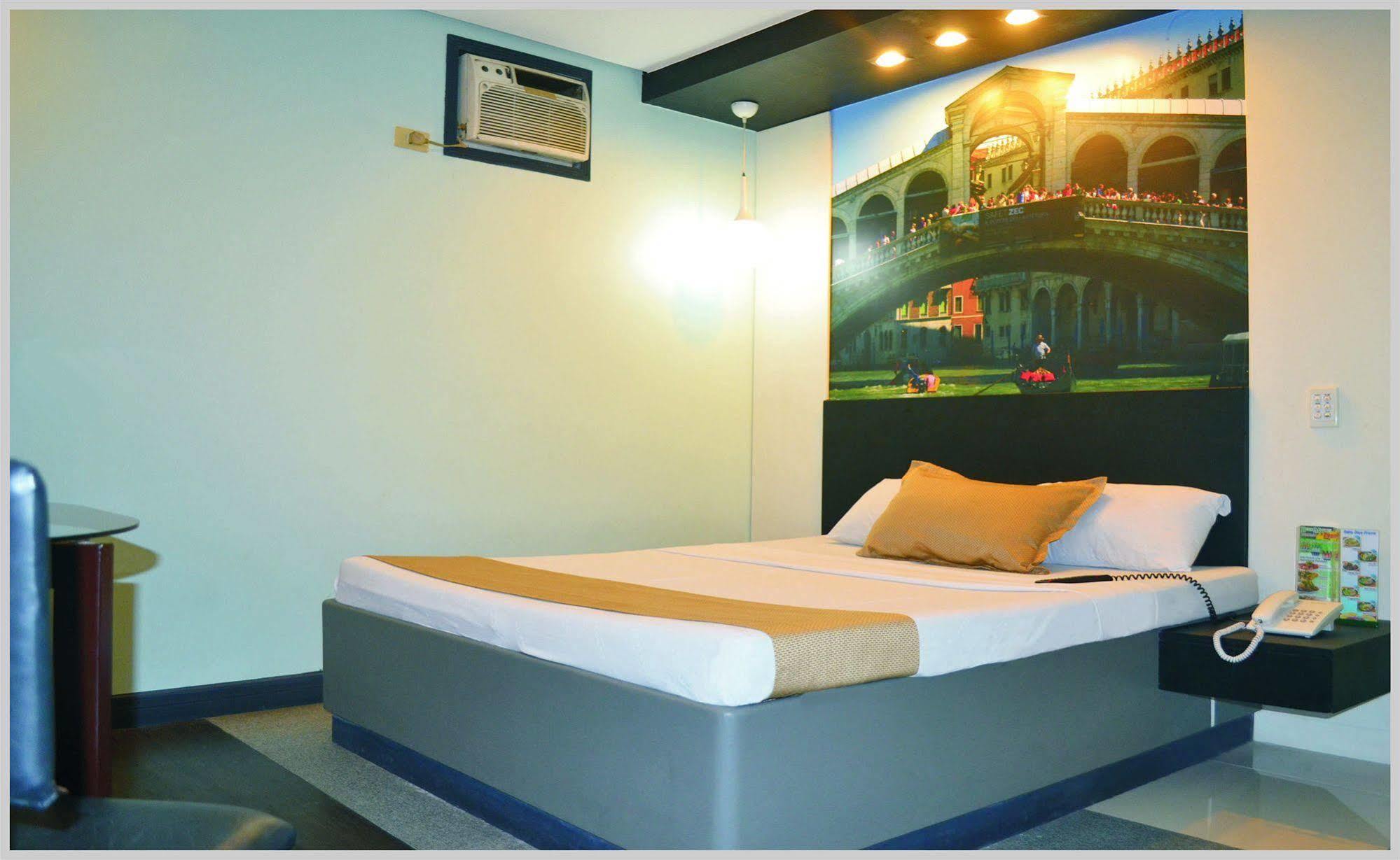 Hotel Dreamworld Araneta Cubao Exteriér fotografie